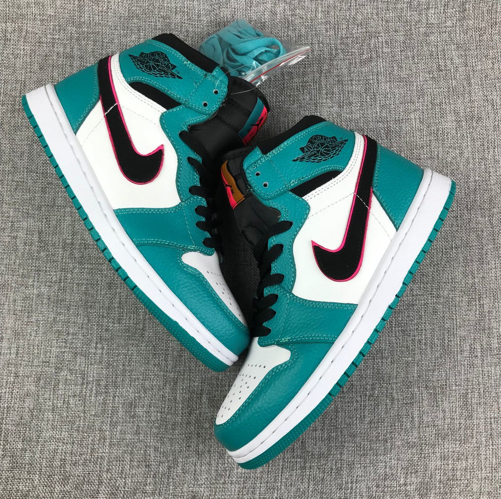 South Coast Toes Sneakers - Air Jordan 1 Retro High OG - product image from the listing.
