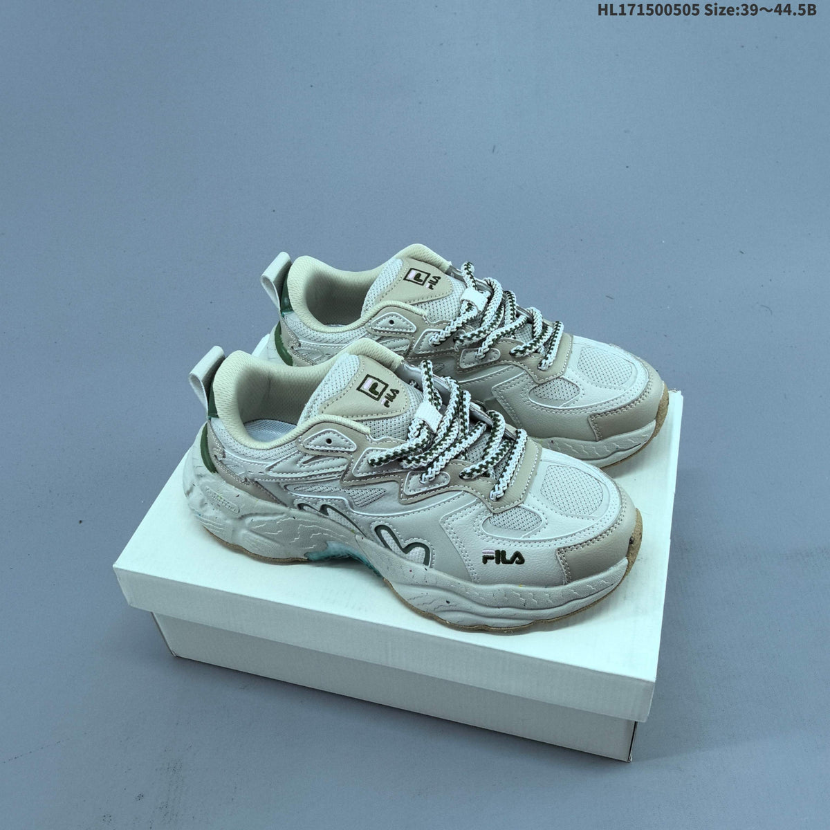FILA FERN Low-Cut Sneakers F12M331101 - product image from the listing.